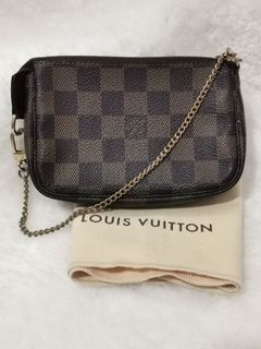 Louis Vuitton Mini Damier Azur Giraffe Pochette - Depop