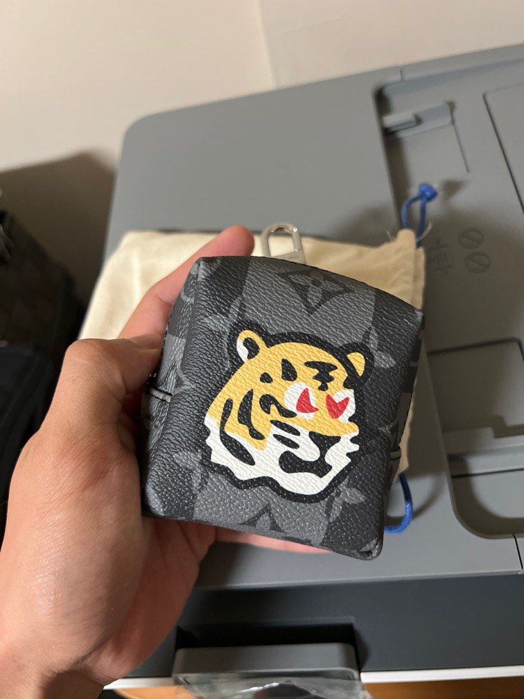 LOUIS VUITTON Tiger Coin Card Holder -Limited Edition in 2023