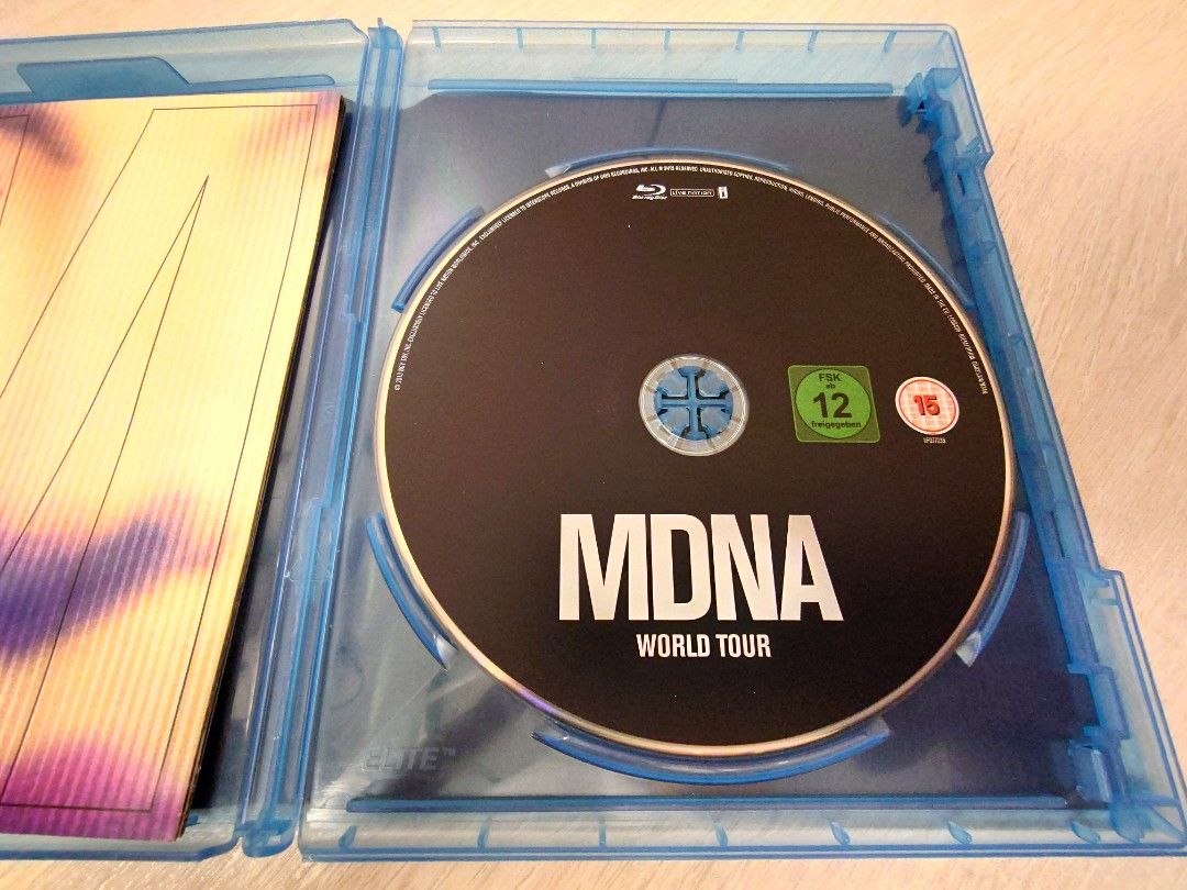 MADONNA MDNA WORLD TOUR Blue-ray Disc 藍光沒花95%新淨, 興趣及遊戲