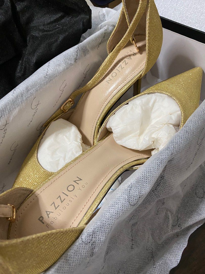 Marc fisher hotsell gold heels