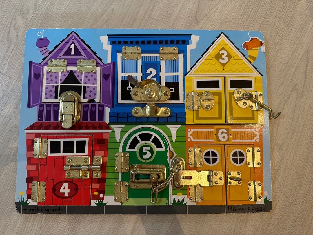 Melissa and Doug wooden peek a boo puzzle Hobbies Toys Toys