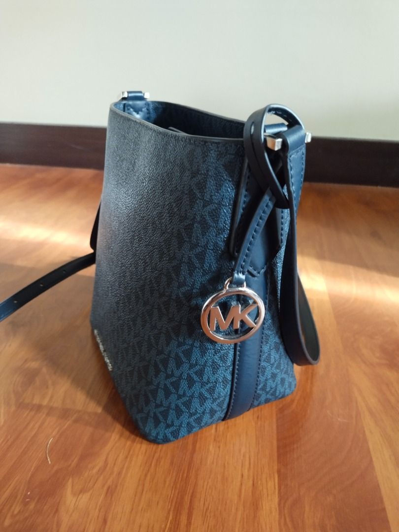Michael kors kimberly online small bucket bag