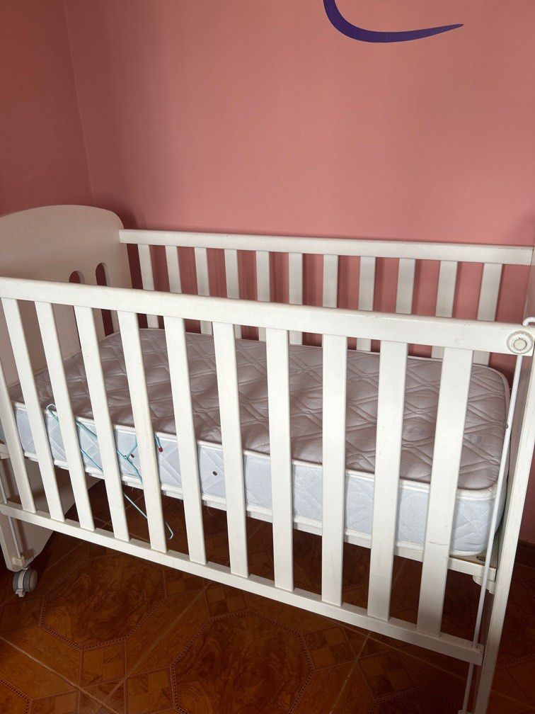 Micuna baby cot, mattress, blanket, and pillow set, Babies & Kids, Baby