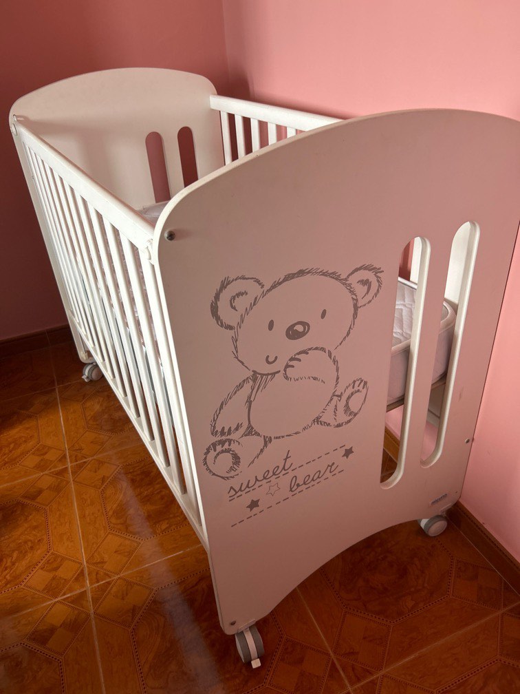 Micuna baby cot, mattress, blanket, and pillow set, Babies & Kids, Baby