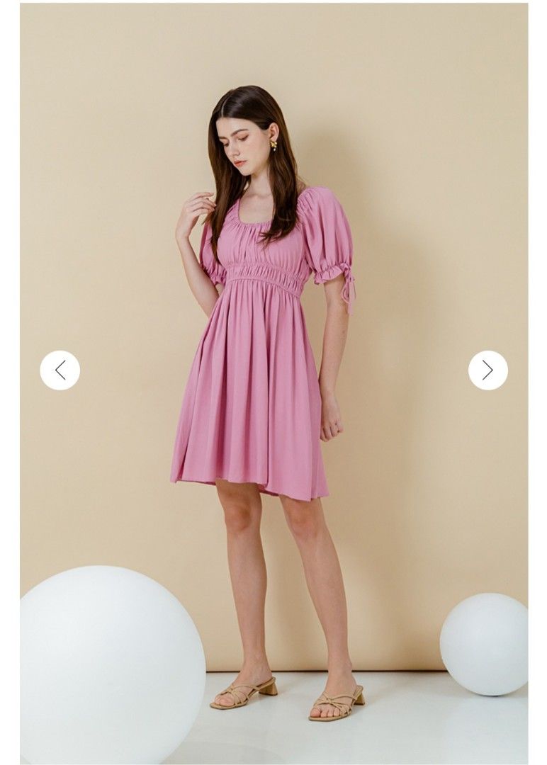 Elastic dress online with sleeves