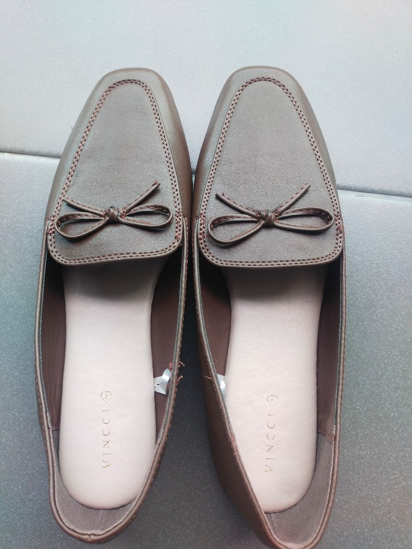 New Vincci size 8 RM40, Women's Fashion, Footwear, Loafers on Carousell
