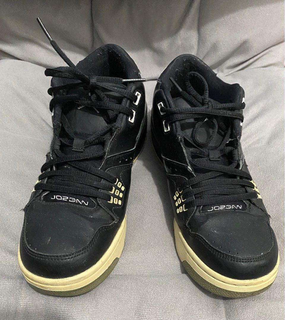 Nike Air Jordan Flight 23 (Category: Sneakers) located in Taguig. Submitted by ednaaamodeee (Listing ID 1240759920, Image 1). Description: Nike Air Jordan Flight 23 Leather Gym - Black and Grey - Product Code: 317821-011 - bought from a thrift store in Malaysia RFS: I need cash ASAP.
