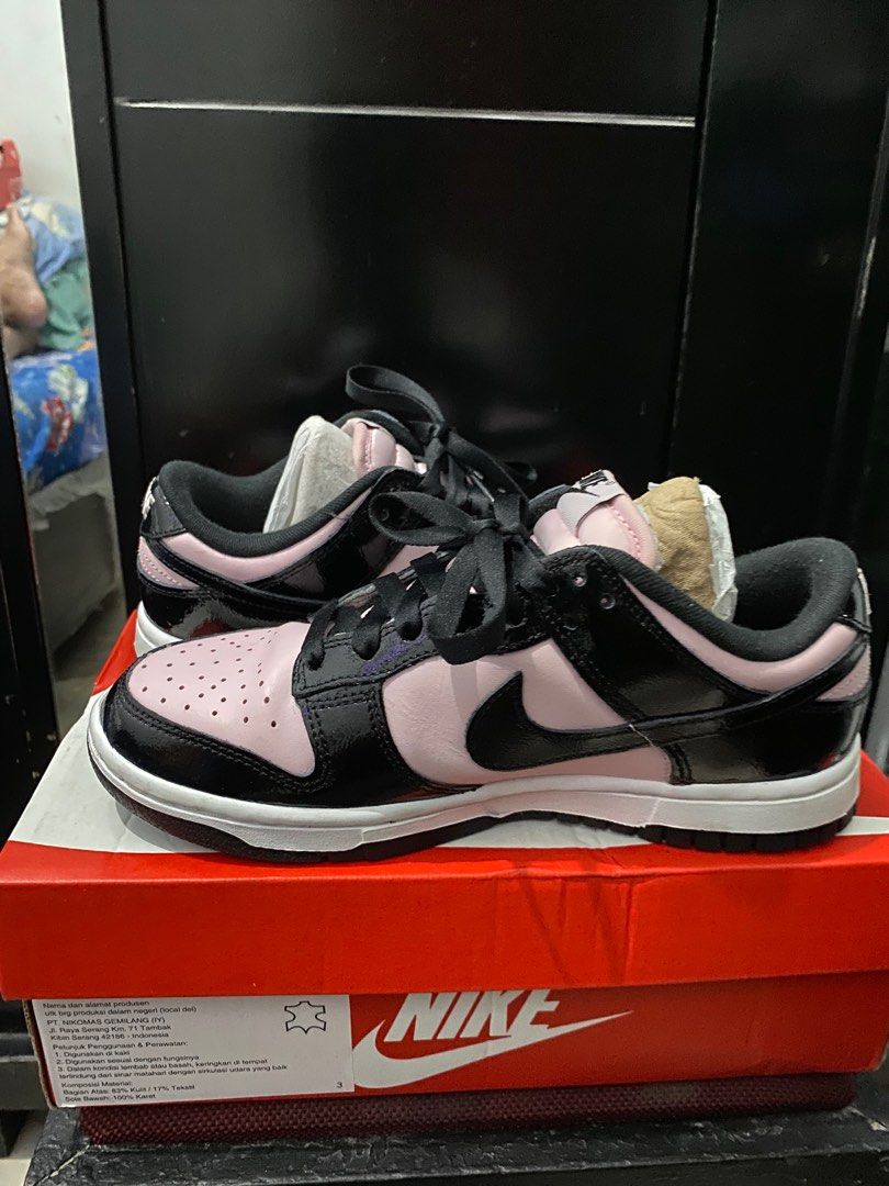 dunk low black pink foam