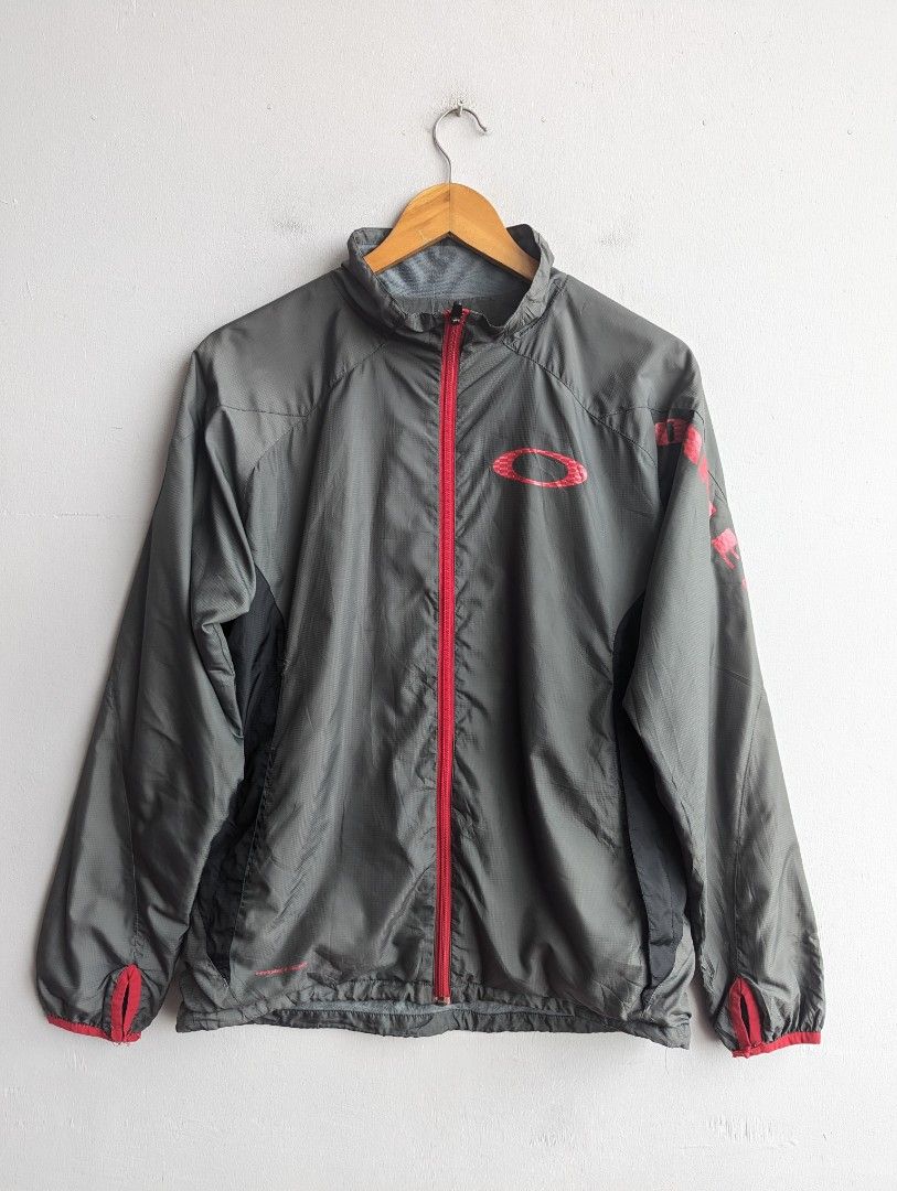 Oakley windbreaker top