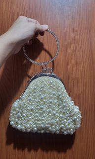 (Category: ) located in . Submitted by junghaein88 (Listing ID 1240720925, Image 1). Description: .