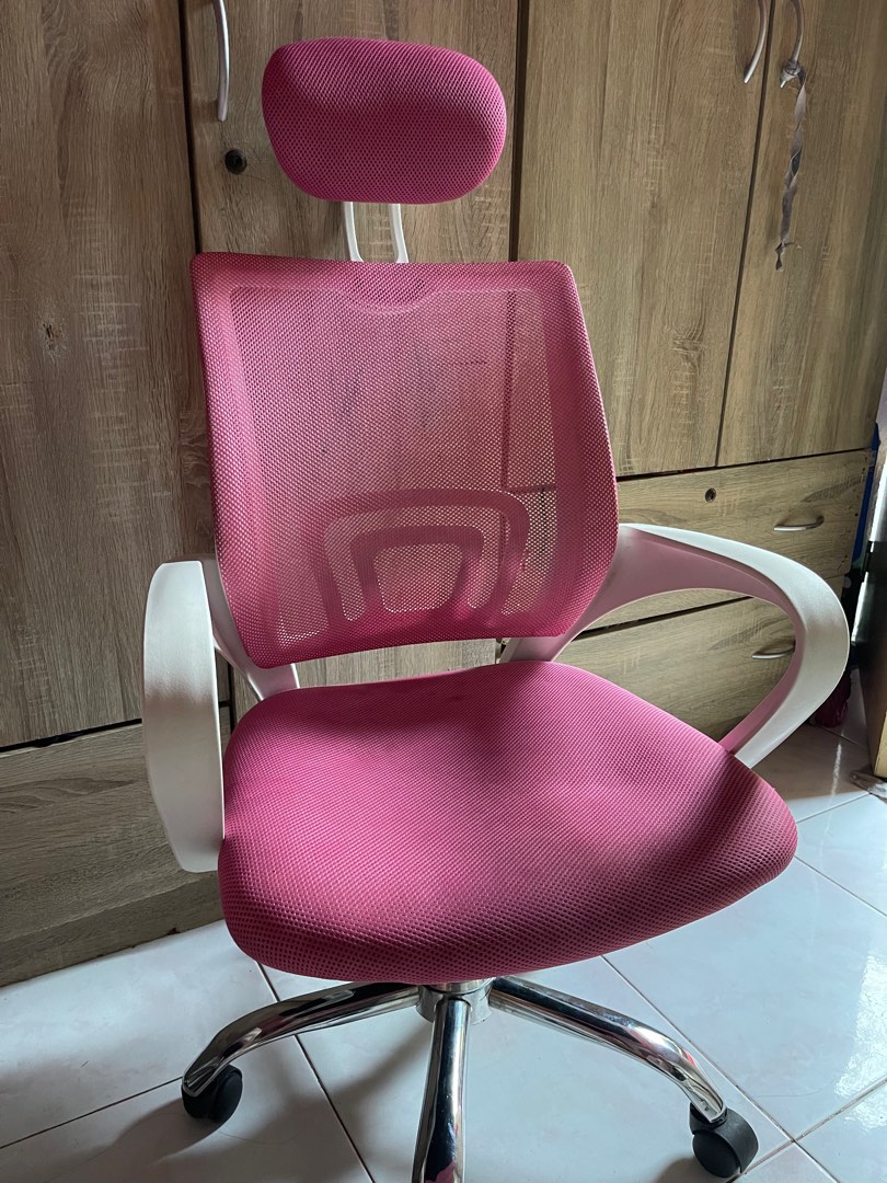 pink office chair with headrest on Carousell