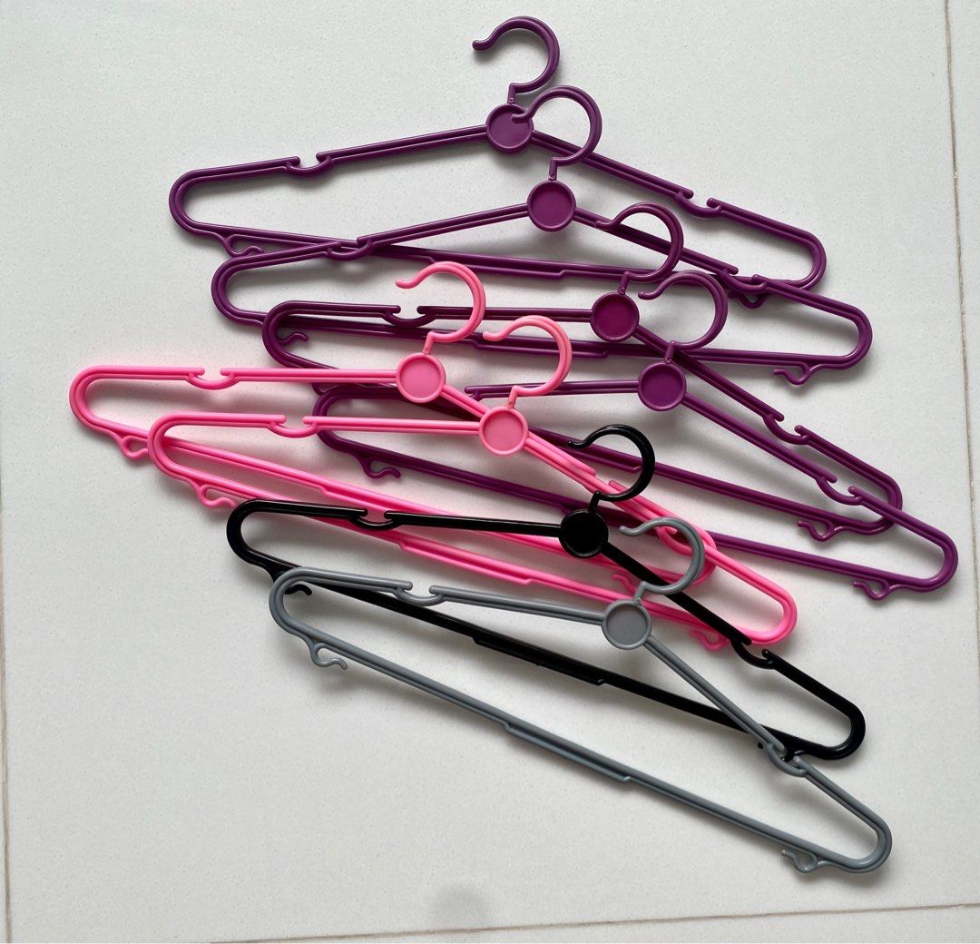 Plastic Hangers CLEARANCE SALE S 0.10 per piece