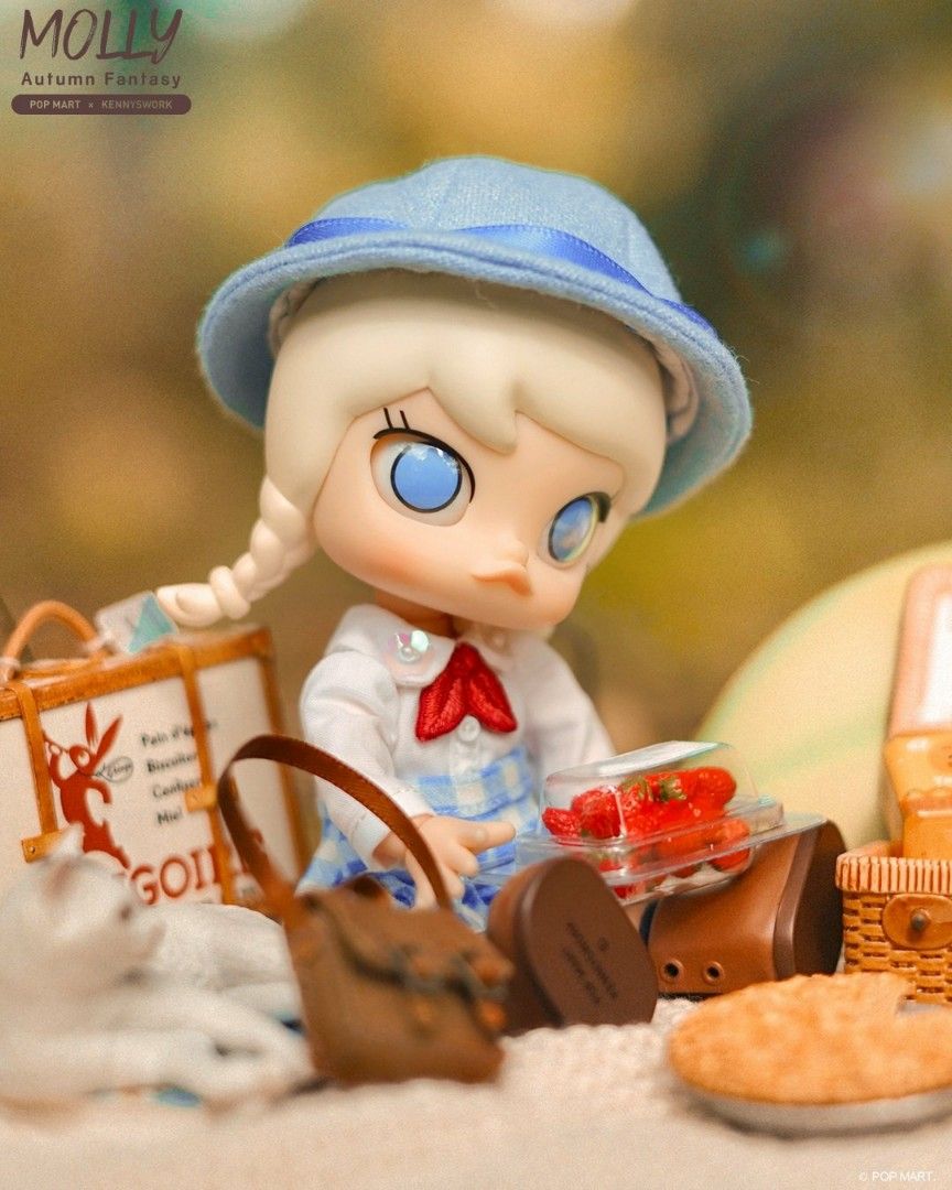 POPMART] POPMART MOLLY AUTUMN FANTASY ACTION FIGURE 14CM