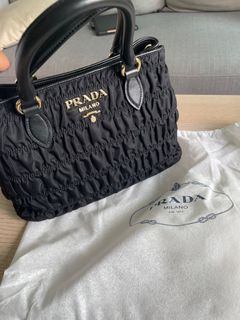 💯 AUTHENTIC PRADA BAGUETTE BAG😍😍, Luxury, Bags & Wallets on Carousell