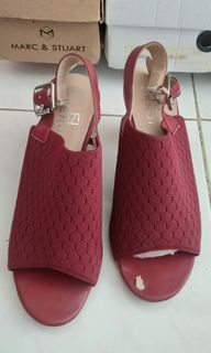 Pump shoes Maroon Fendi look alike with minus