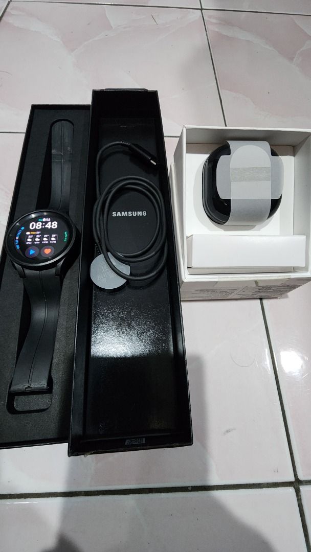 Samsung Galaxy Watch 5 Pro with FREEGIFT Samsung Buds Live Black