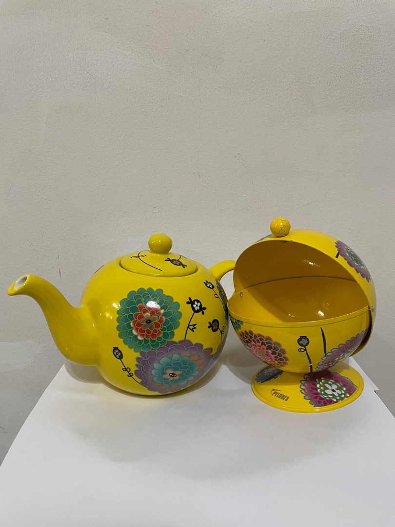SET Pylones Teapot and Sugar Pot, Furniture & Home Living