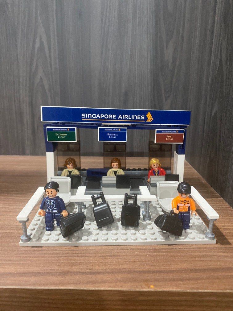 Singapore airlines top lego