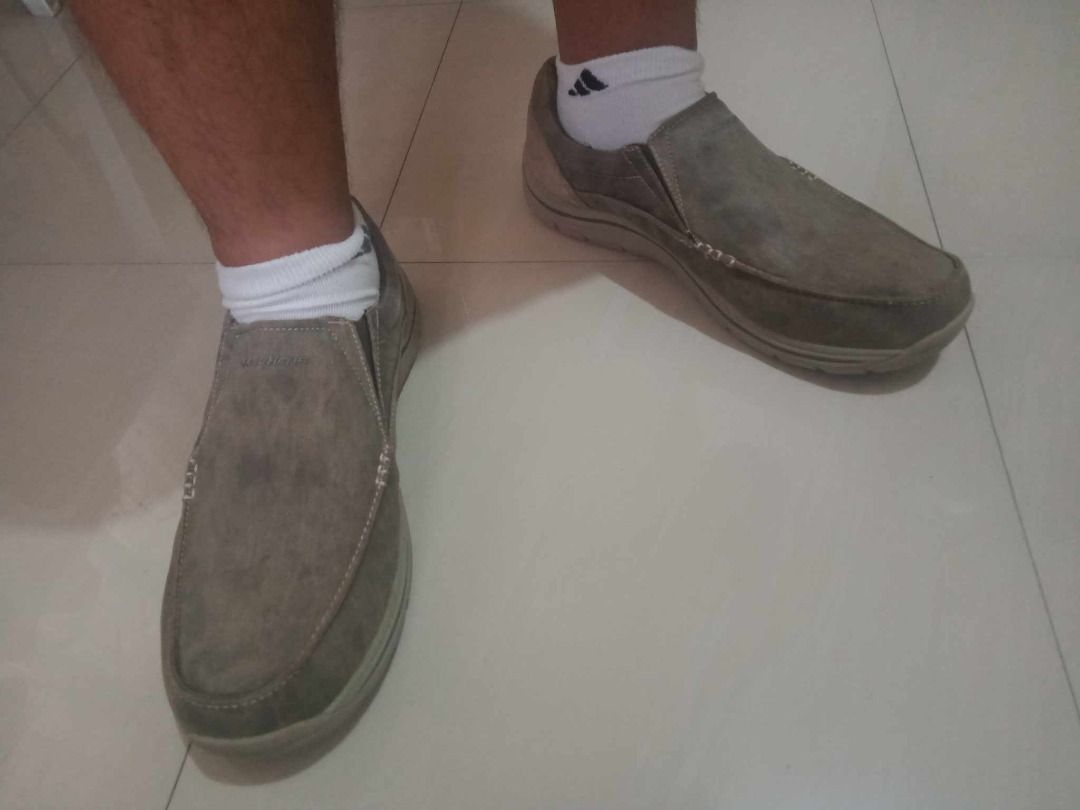 How to clean store skechers memory foam shoes