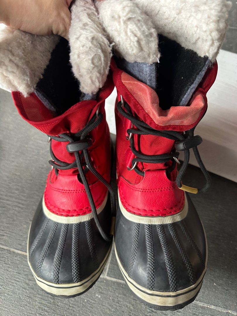 Red sorels hotsell
