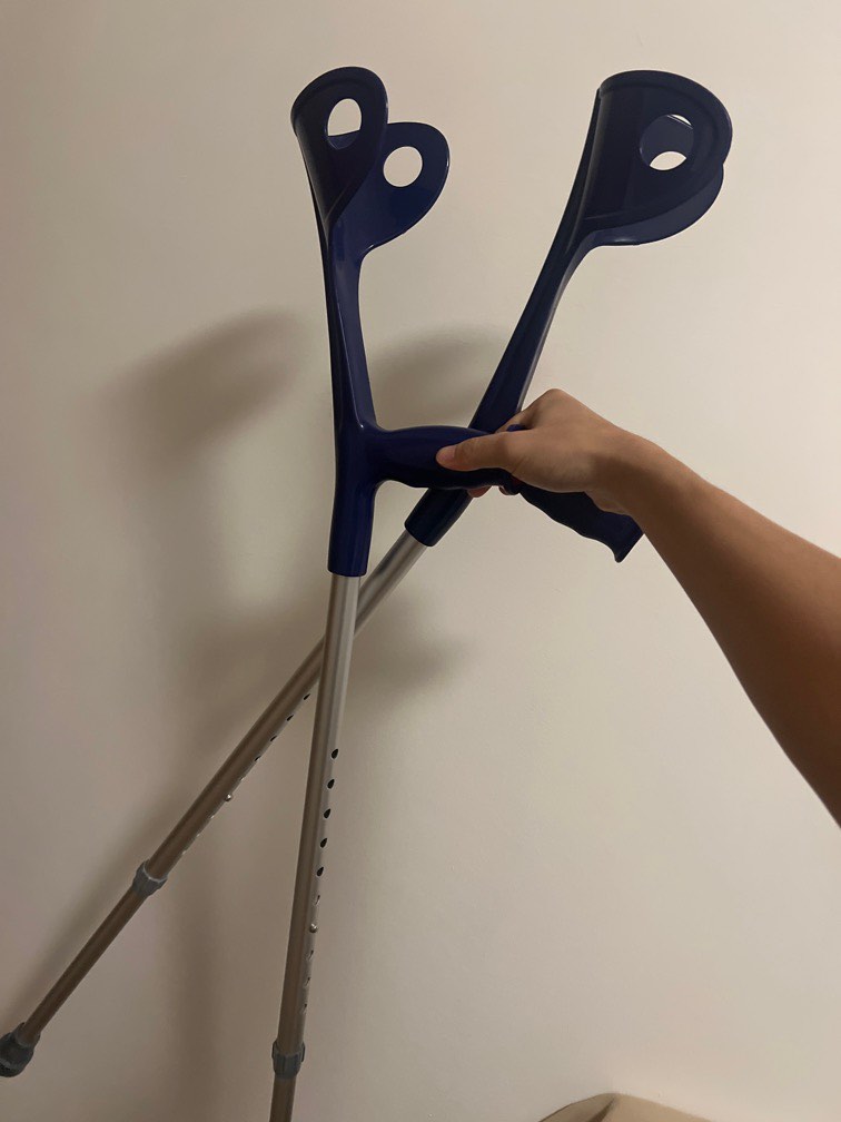 Stylish Elbow Crutches, Sports Equipment, Exercise & Fitness, Toning