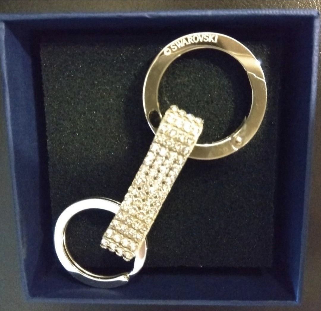 Swarovski alice key ring hotsell