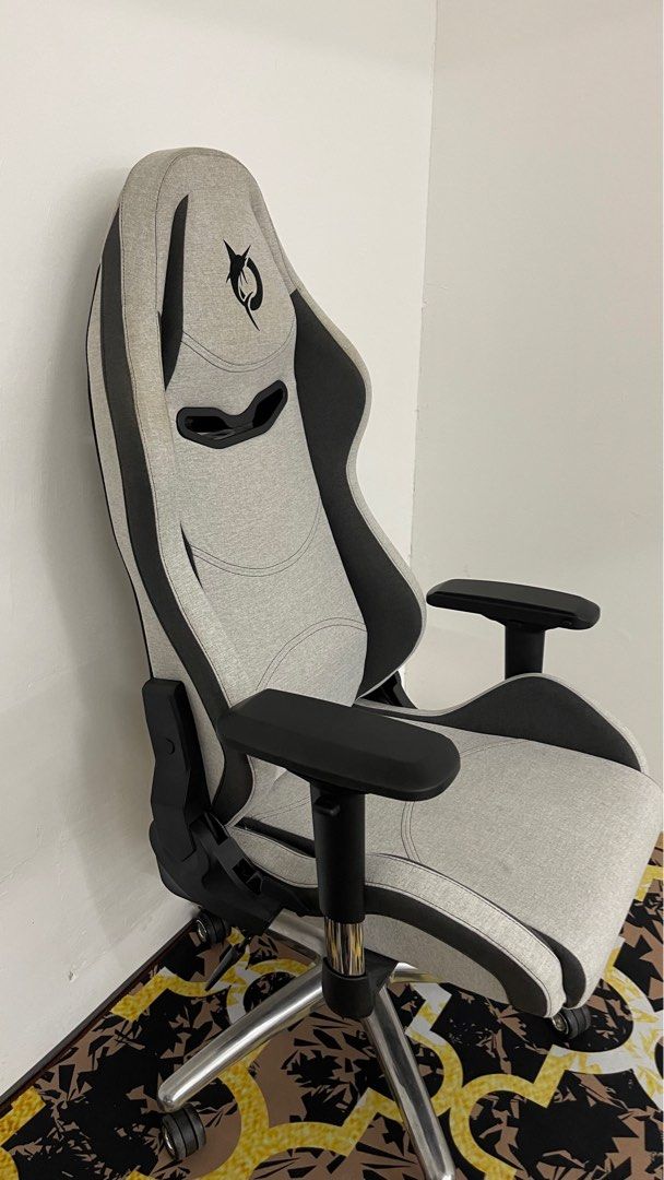 Alpha omega store gaming chair