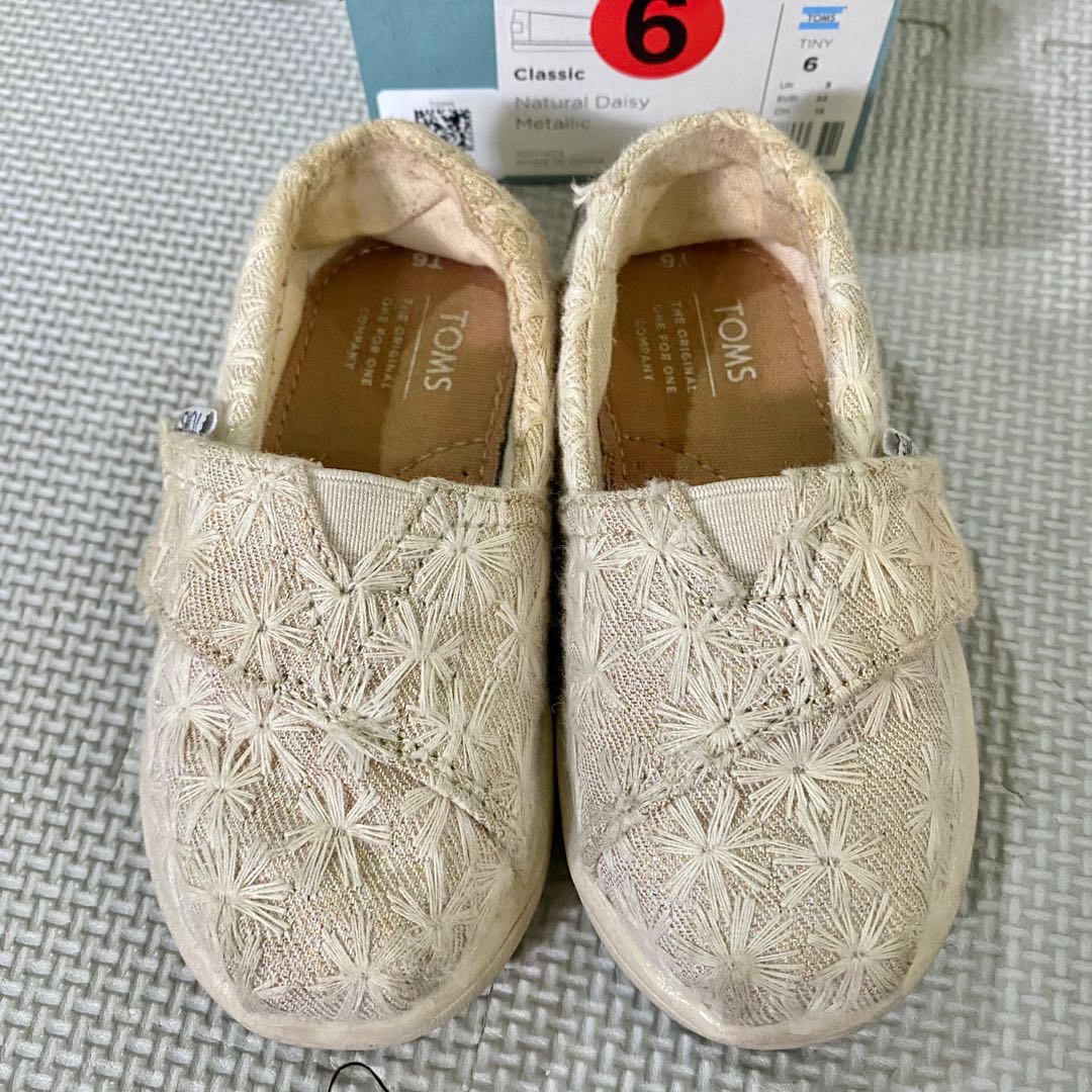 Toms natural daisy metallic new arrivals