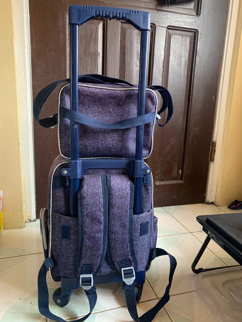 Trolley Bag Disney Frozen (Category: Babies & Kids Fashion) located in Tarlac. Submitted by chiclyk (Listing ID 1240636317, Image 2). Description: -Good condition 9/10 -This design is still available in SM Stores at around 1.5k+ -Spacious inside -shopee checkout available -loc: Tarlac City .