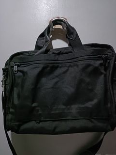 Tumi authentic laptop/ briefcase like new