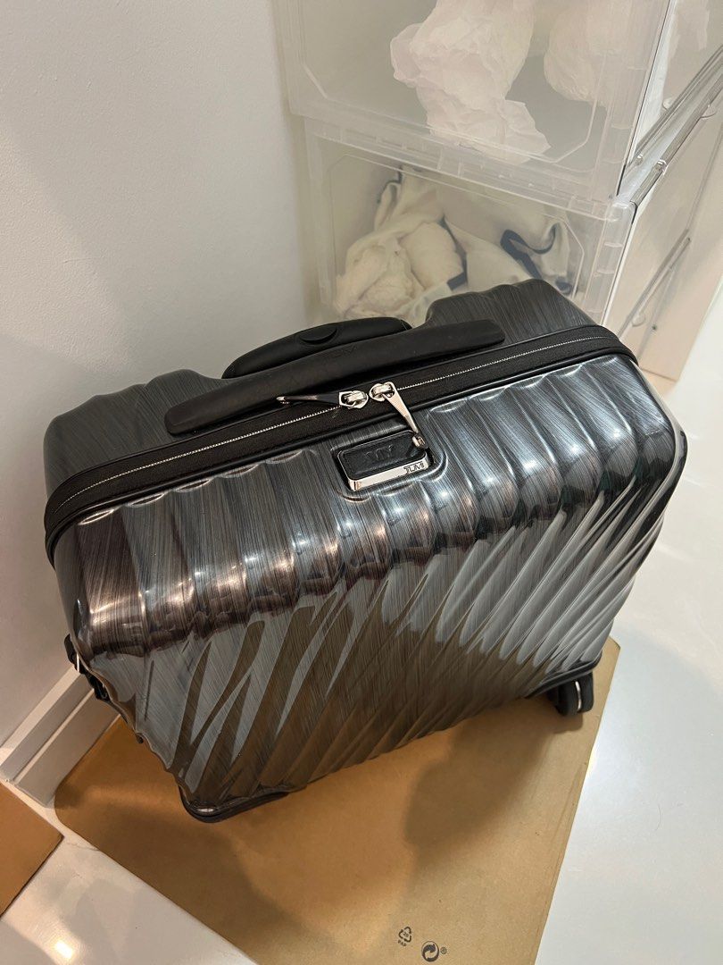 Tumi cabin luggage silver, Hobbies & Toys, Travel, Luggage on Carousell