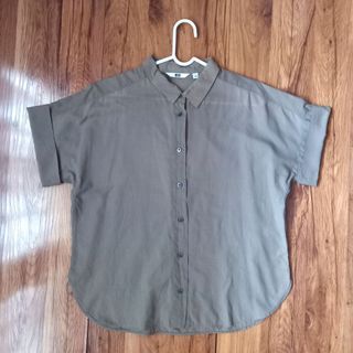 Uniqlo Kemeja Wanita