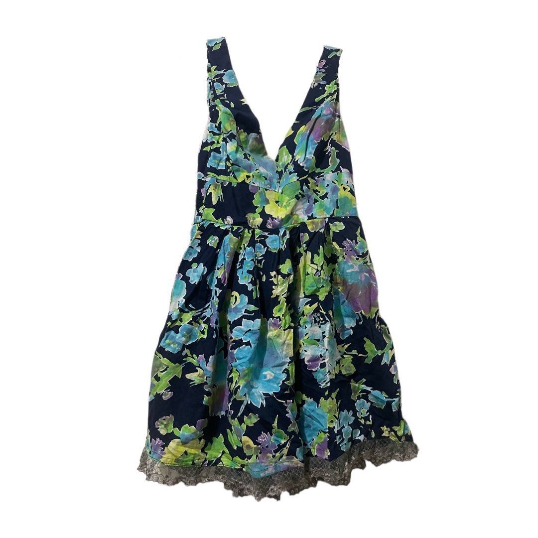 Vintage Summer dress (Category: Dresses) located in Rizal. Submitted by declutterwsky (Listing ID 1240723744, Image 1). Description: - cute dress for summer - sis is giving classy - fits nicely.