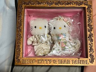 Vivitix Hello Kitty & Dear Daniel Wedding Doll plush in wooden box