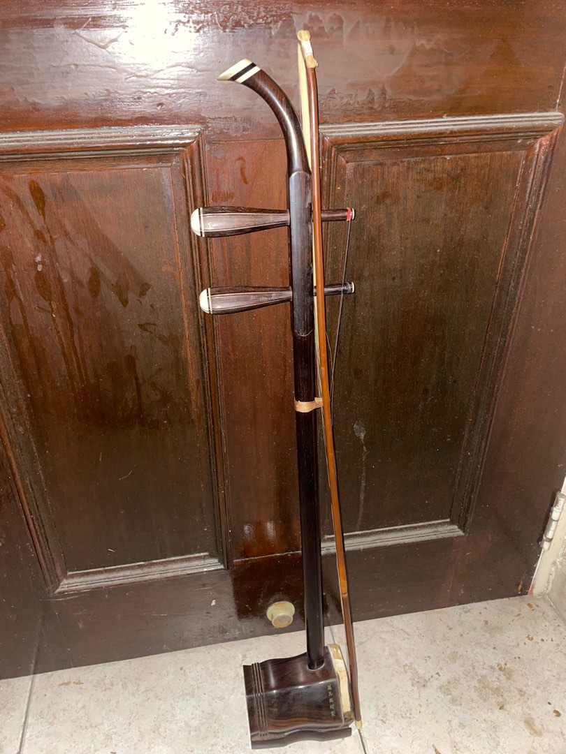 Wan Qi Xing Rosewood Erhu, Hobbies & Toys, Music & Media, Musical