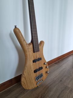 Warwick Corvette Standard 4 string bass