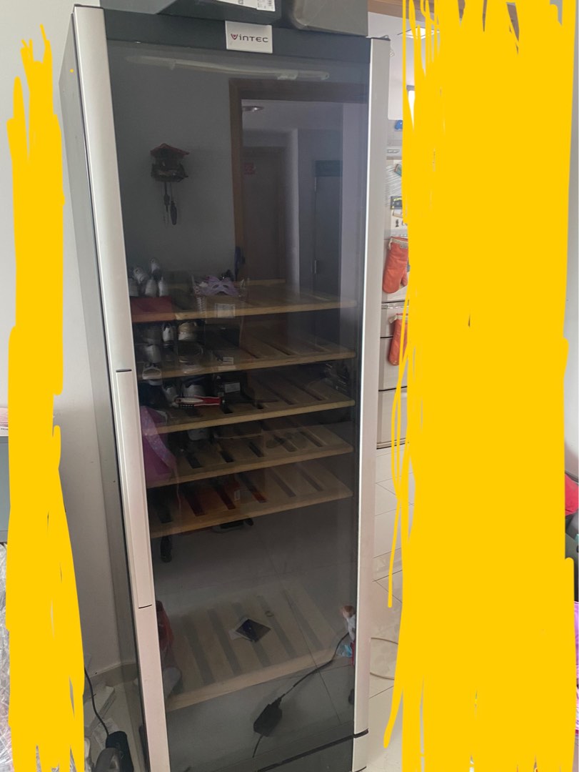 Wine fridge (faulty) vintec fridge 190SG2E, TV & Home Appliances