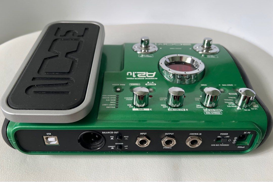 Zoom A2.1u Acoustic Effects Pedal, Hobbies & Toys, Music & Media, Music