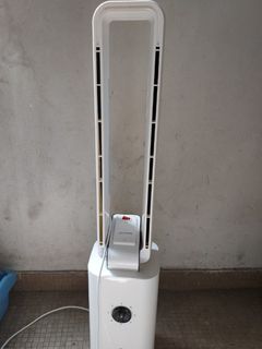 （分類：）位於 。 由 Petermorgan910 提交（商品編號 1244100940，圖片 1）。簡介： 。