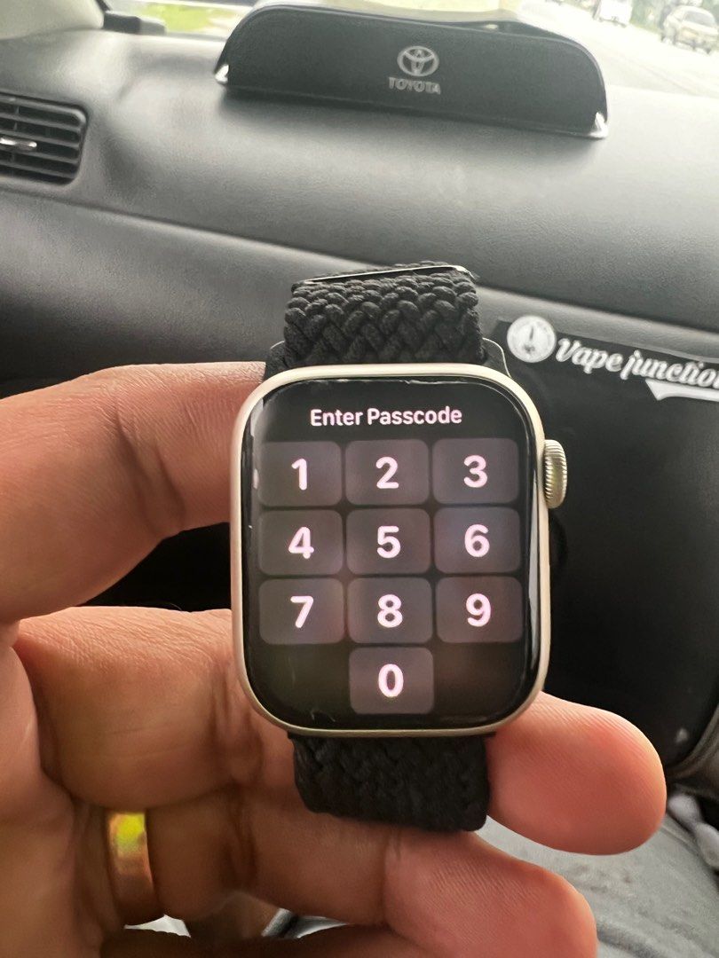 Apple 4 gps discount only