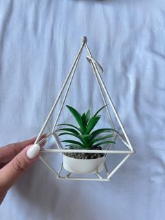 Artificial geometric plant decor