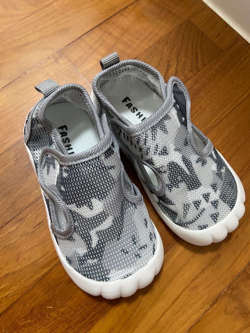 White first hotsell walker shoes