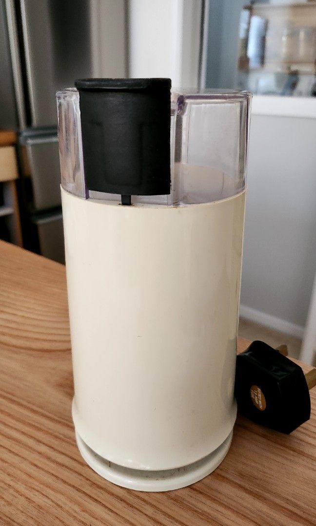 Braun Aromatic coffee grinder, 家庭電器, 廚房電器, 咖啡機及咖啡壺 Carousell