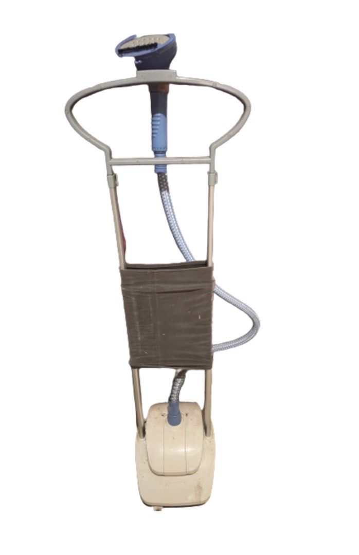 Clothes Steamer (Category: Irons & Steamers) located in Pasig City. Submitted by ptyfsl (Listing ID 1244245761, Image 1). Description: .