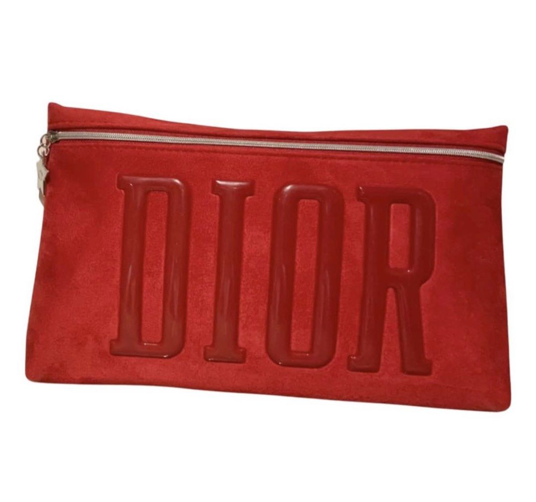 Red dior clutch clearance