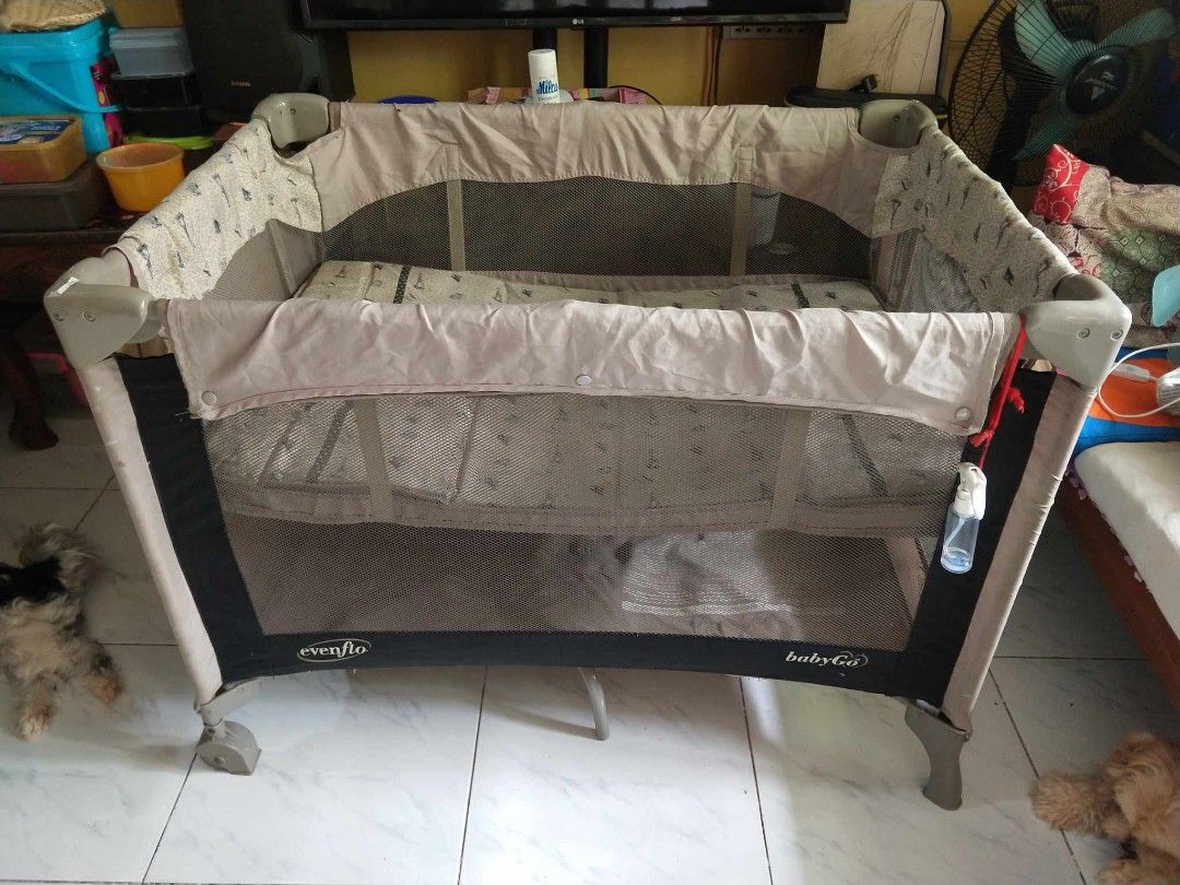 Evenflo play sale crib