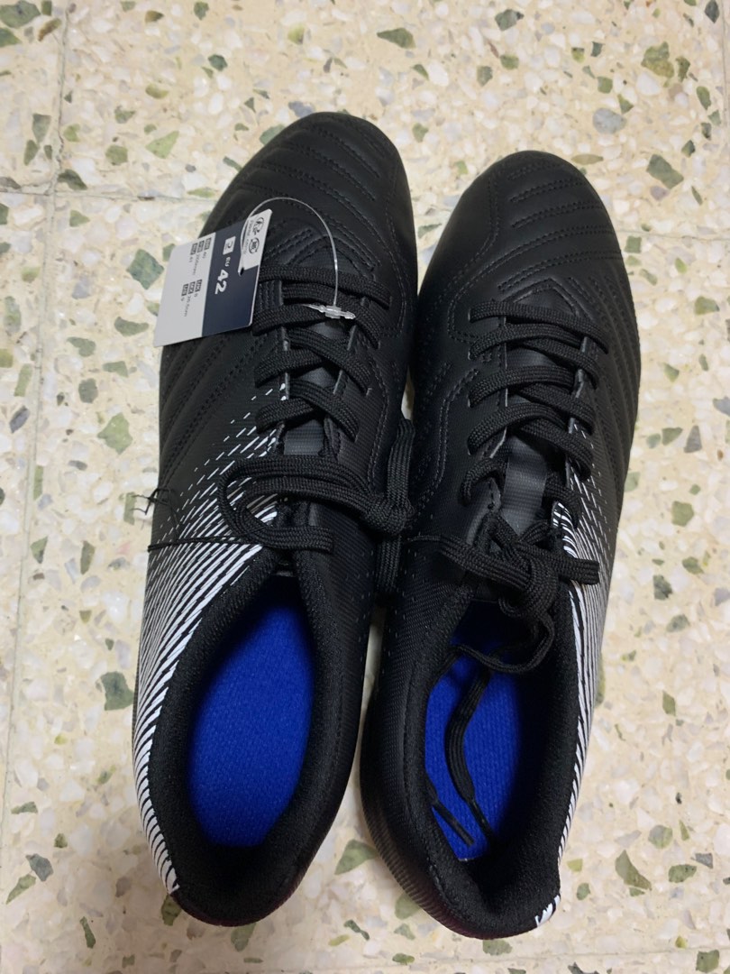Football boot from decathlon, Men's Fashion, Footwear, Boots on Carousell