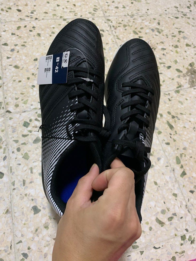 Football boot from decathlon, Men's Fashion, Footwear, Boots on Carousell