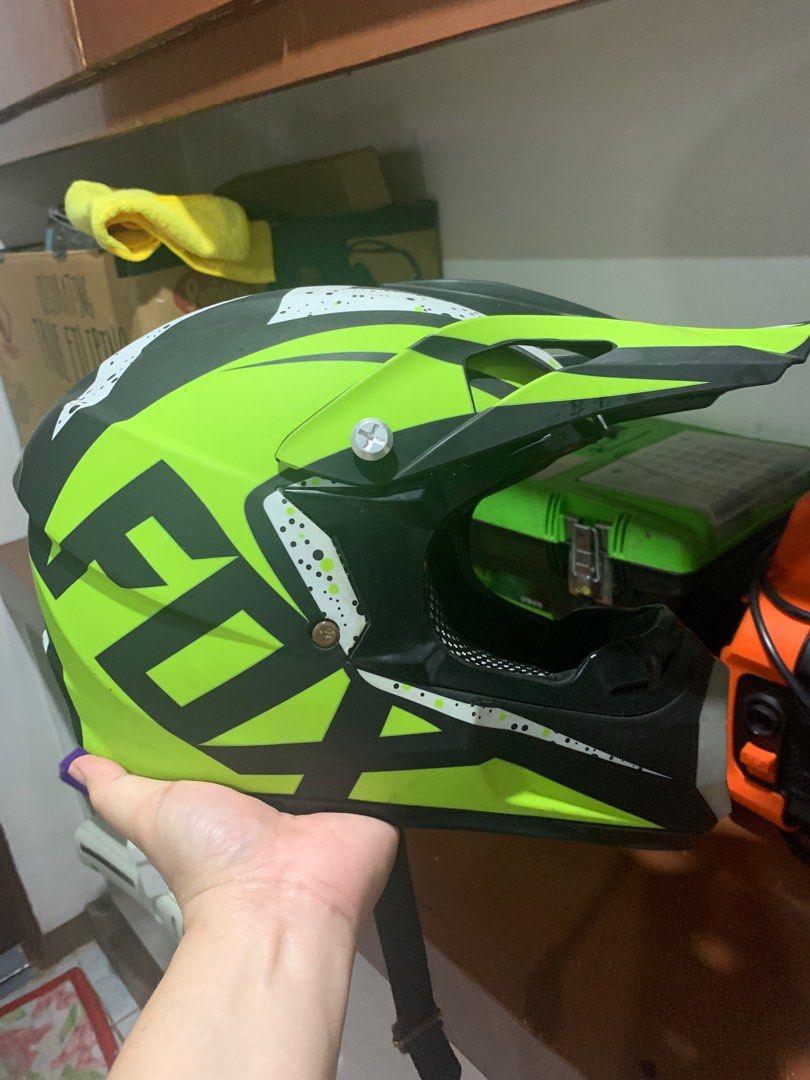 FOX Helmet (Category: Bicycles) located in Cainta. Submitted by doinks3d (Listing ID 1244193741, Image 1). Description: Items were used 3x only. FOX helmet - 2500 (bought it at 7500) Cairbull helmet - 1500 (bought it at 2500) Oxolo helmet - 1000 (bought it at 1600) take ALL - 4k only.