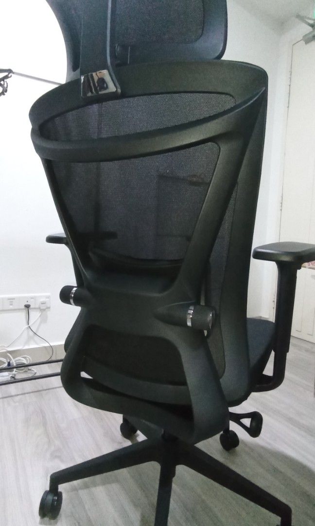 Gaming Kerusi Pejabat Ergonomic office chair, Furniture & Home Living